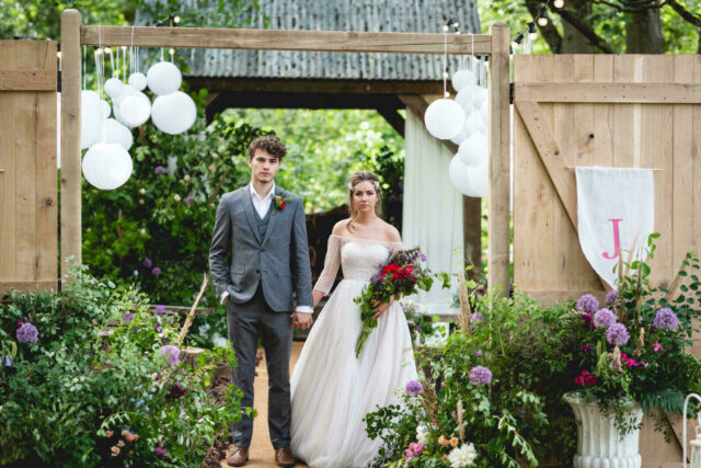 The Woodlands bride and groom outdoor ceremony
